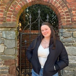 Meet your Posher, Madeline